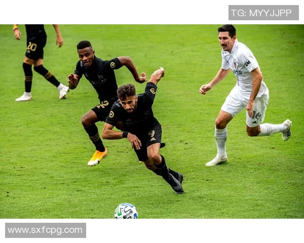 皇家盐湖与圣何塞地的激烈对决揭示了足球战术的精彩与魅力